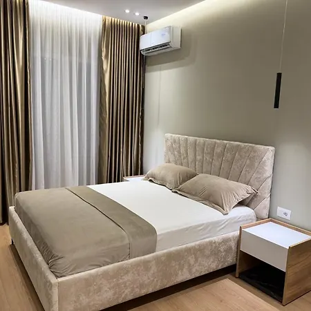 Gysi's & Restaurant - Near Tirana 4*